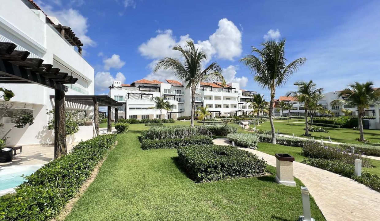 luxurious ocean view condo in cap cana00001